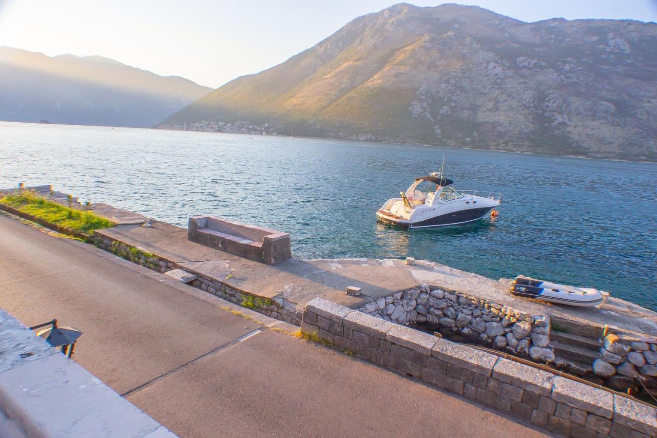 Pallazo Uniqato Seafront Kotor Exterior photo